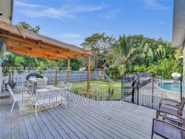 Building Photo - 3291 SW 44th St