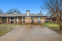 Building Photo - 715 Long Ct