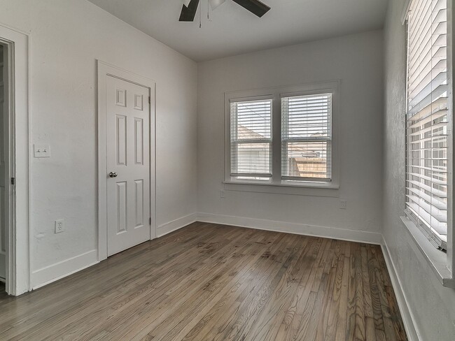Building Photo - Beautifully Remodeled 2 bed / 1 bath