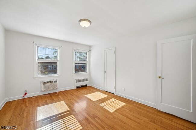 Building Photo - 176 Millburn Ave