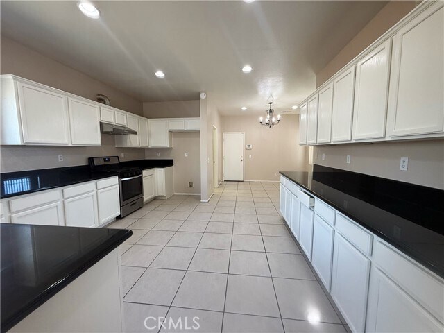 Building Photo - 6569 Gladiola St