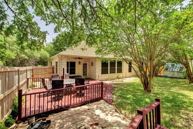 Building Photo - 1801 Hickory Ridge Cove