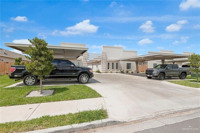 Building Photo - 1405 San Vicente