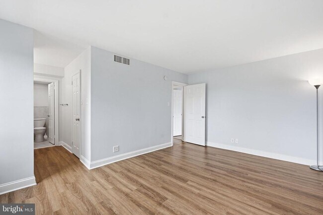Building Photo - 8315 N Brook Ln
