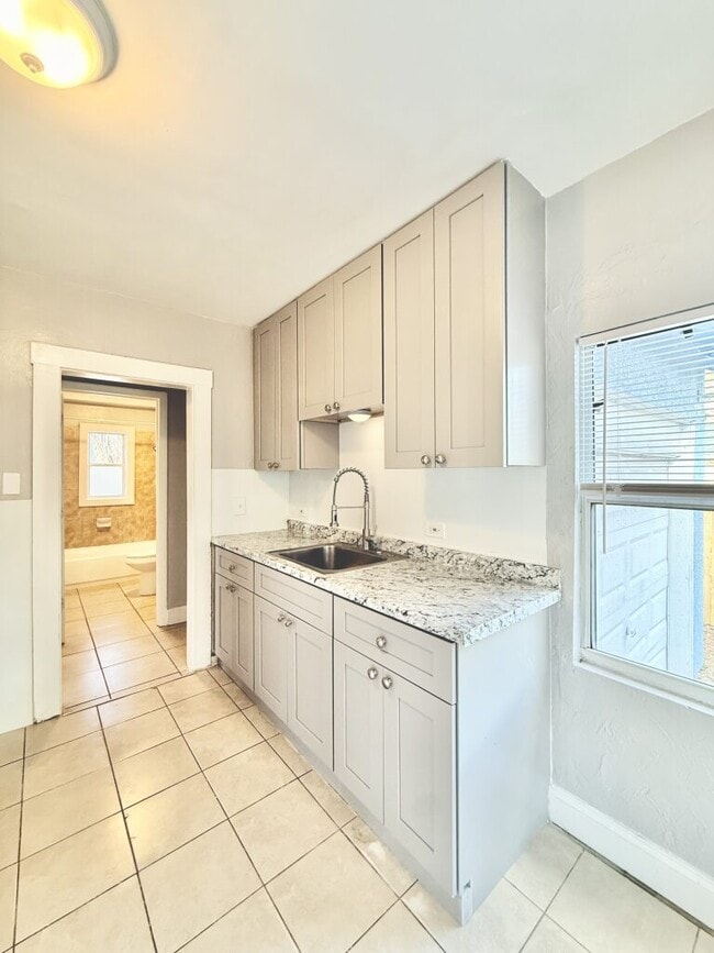 Building Photo - 1914 31st St S