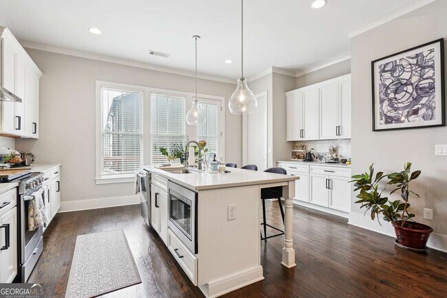 Building Photo - 144 1st Ave NW