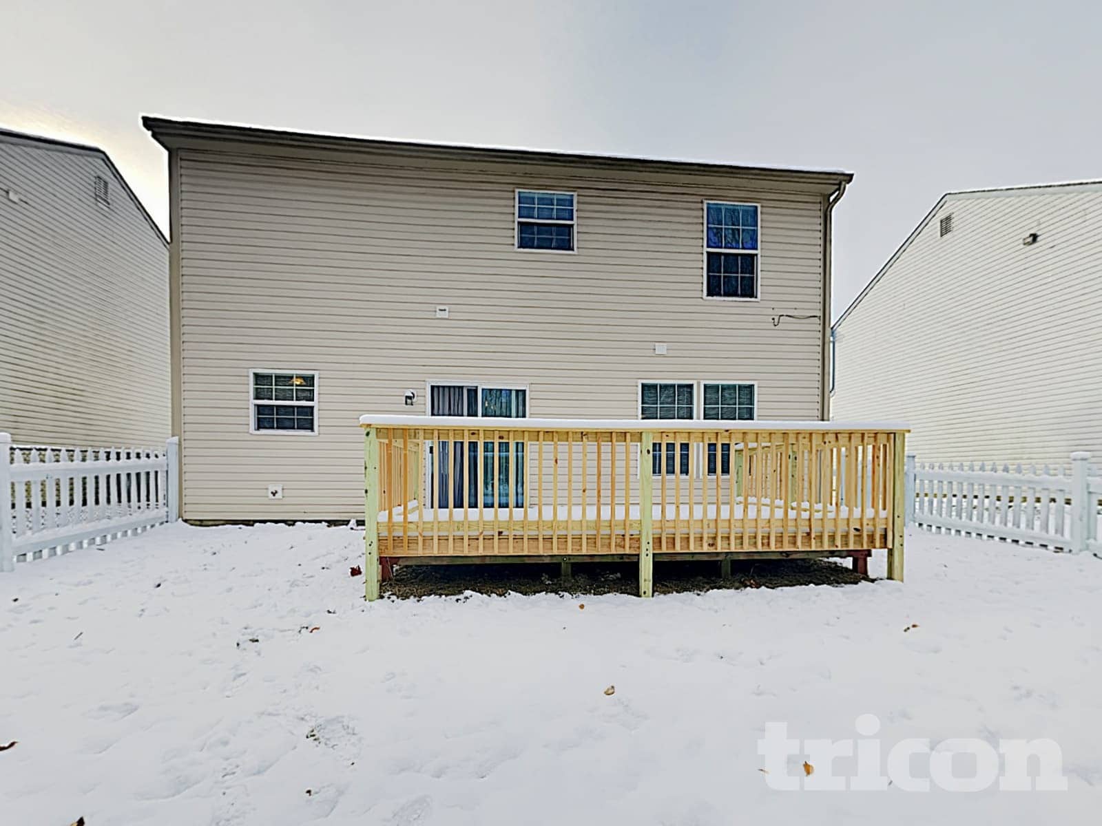 Building Photo - 10740 Snowdrop Way