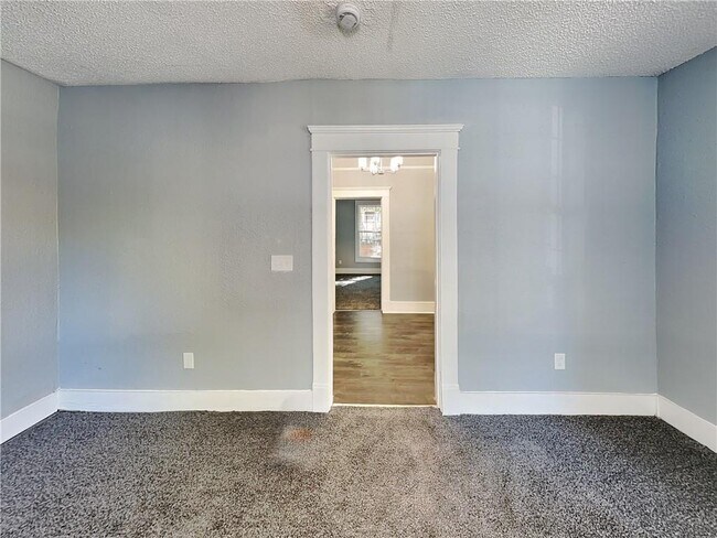 Building Photo - 735 Dill Ave SW