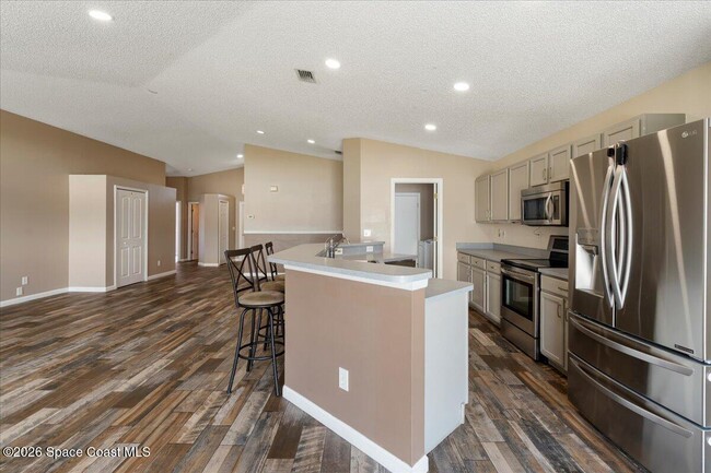 Building Photo - 2667 Deercroft Dr