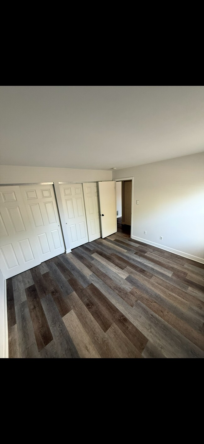 Building Photo - 645 S Kirkwood Rd