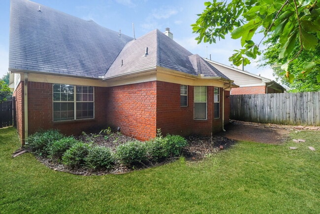 Building Photo - 594 E Ashley Glen Cir