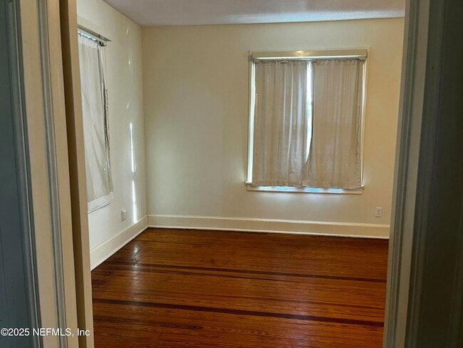 Building Photo - 1924 Arcadia Pl