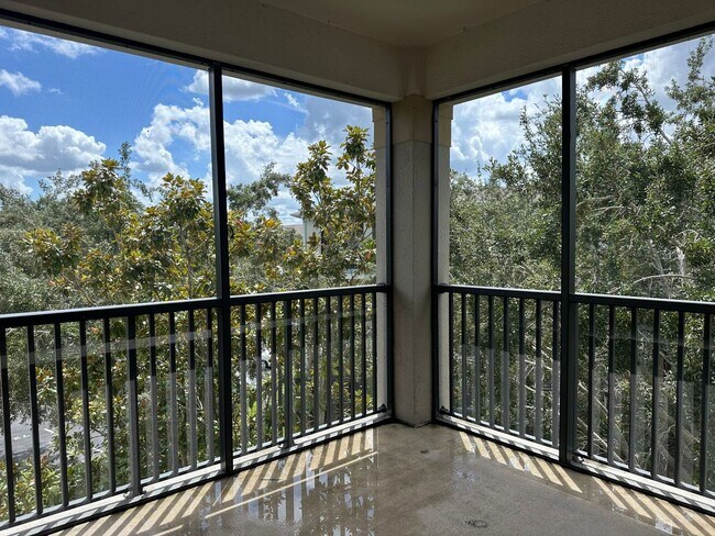 Building Photo - Top Floor Condo at Lakeside at Lakes of Wi...