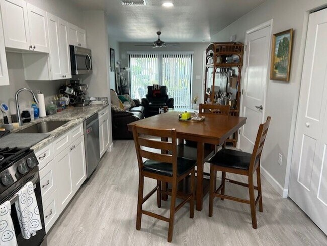 Building Photo - 2 bedroom / 2.5 bath new construction available now!