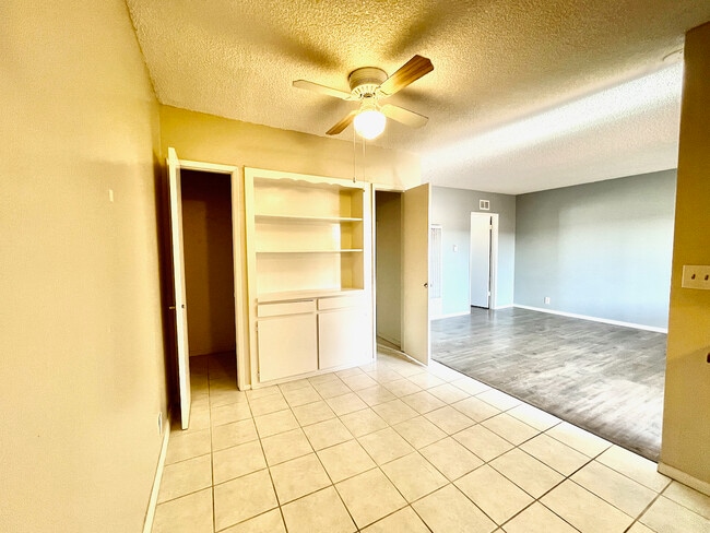 Building Photo - 2501 W Redondo Beach Blvd
