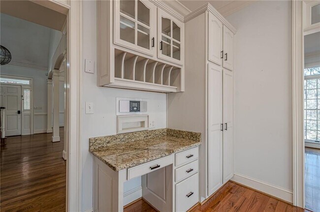 Building Photo - 34 Johnston Row NW