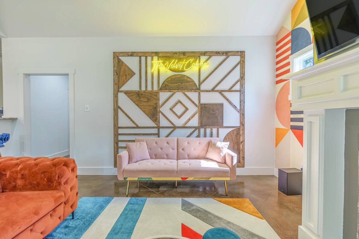 Building Photo - 1702 Netherwood Ave