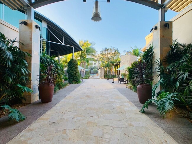 Building Photo - 195 Bowery