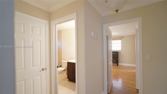 Building Photo - 9220 SW 103rd Ave