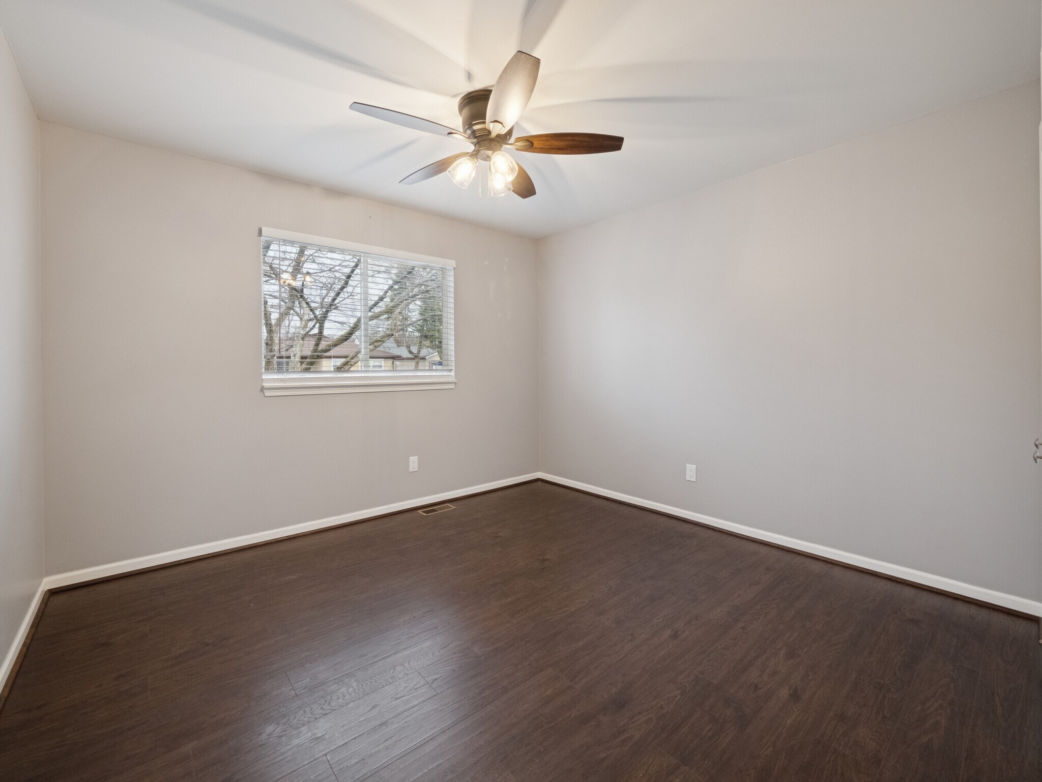 bedroom 2 - 8204 Toepfer Rd