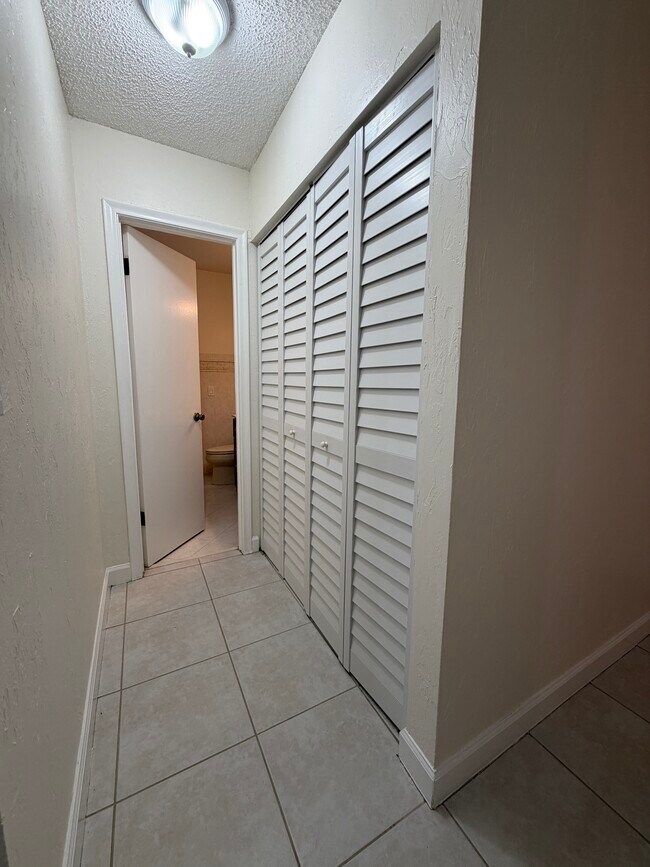 Building Photo - 13261 SW 102nd Terrace