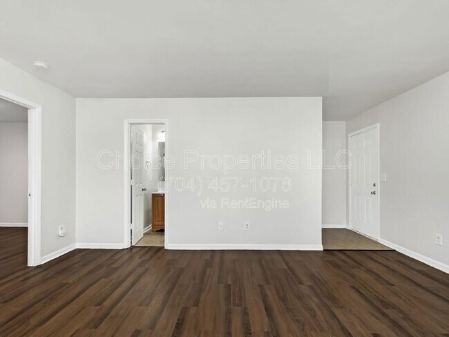 Building Photo - 2611 Holton Ave