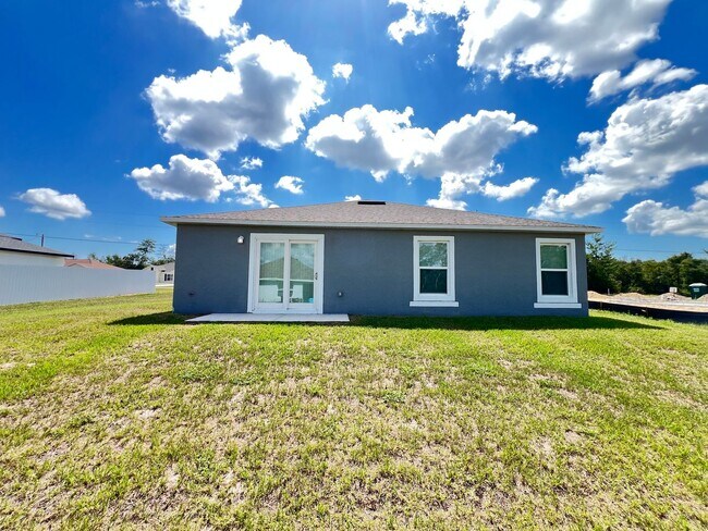 Building Photo - Beautiful and Lovely 3BD/2BA Home in Ocala!!l
