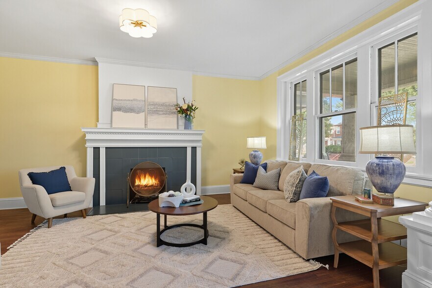 Building Photo - 3109 W Grace St