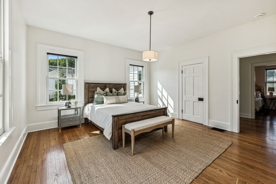 Building Photo - 2126 Sharondale Dr