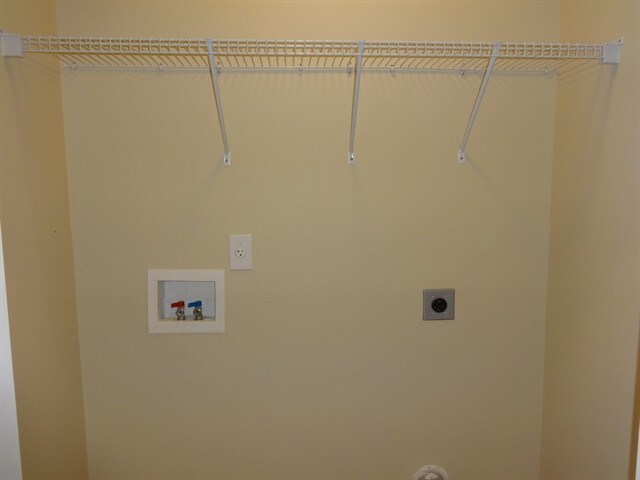 Building Photo - 5018 Thornton Dr