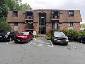 Building Photo - 645 W Lowell Ave