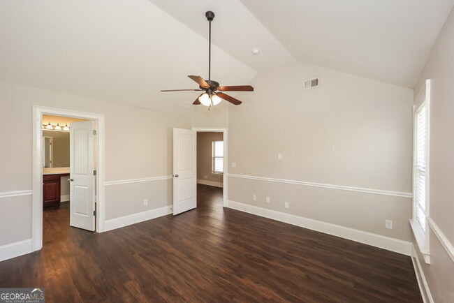 Building Photo - 207 Tyre Dr