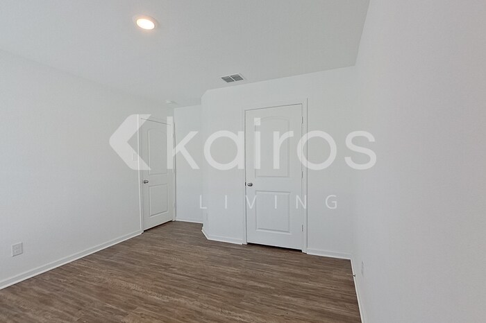 Building Photo - 946 Shady Brk