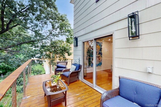 Building Photo - 17 Arthur Pl