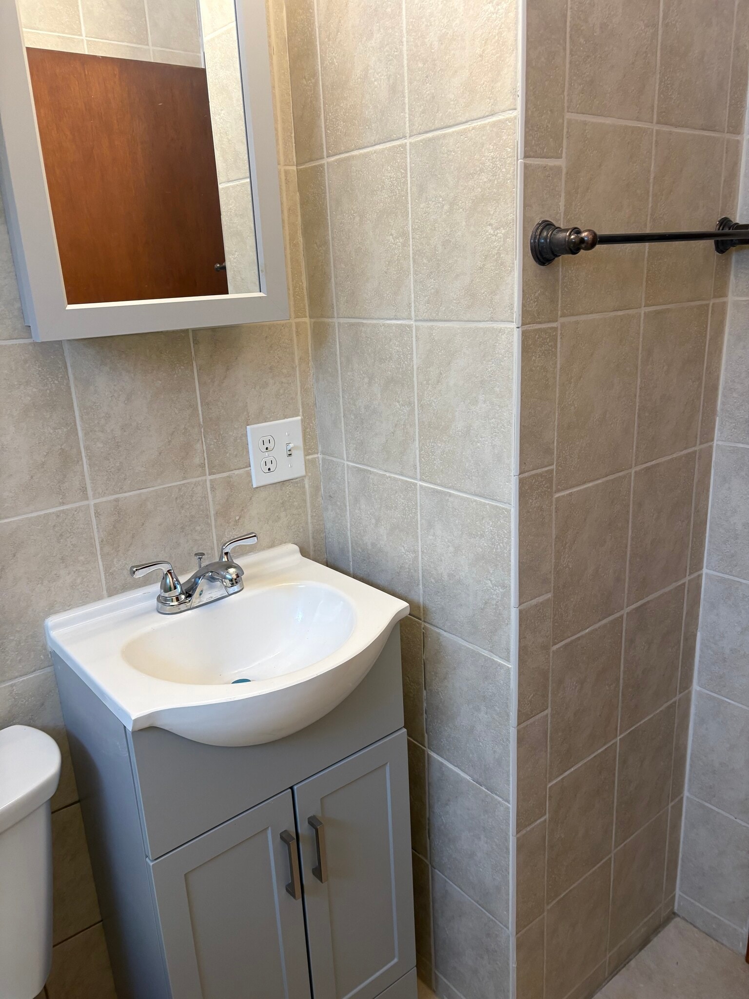 Building Photo - 64 Perkins St