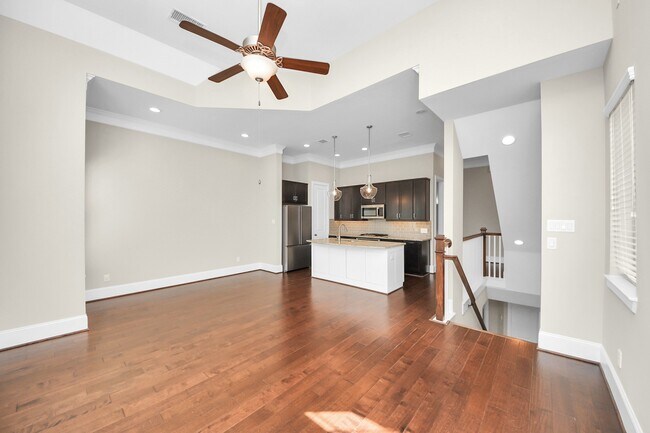 Building Photo - 8306 Hillendahl Blvd