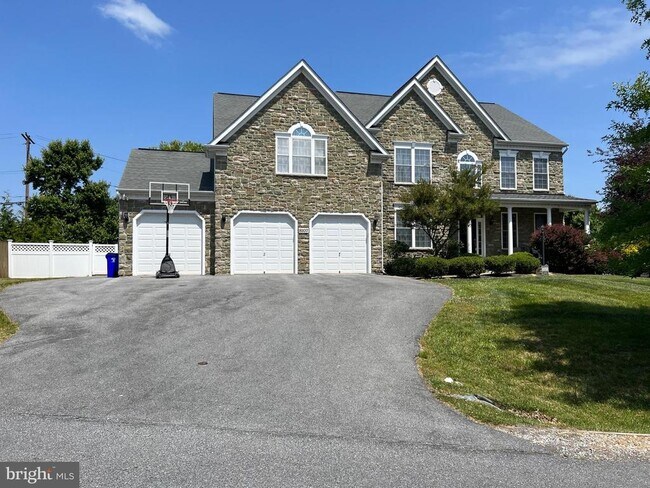 Primary Photo - 8107 Kylemore Way