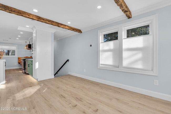 Building Photo - 709 17th Ave