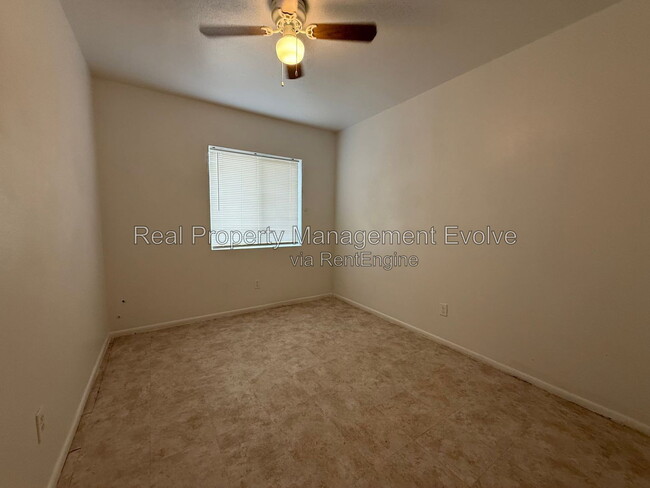 Building Photo - 9248 W Mescal St