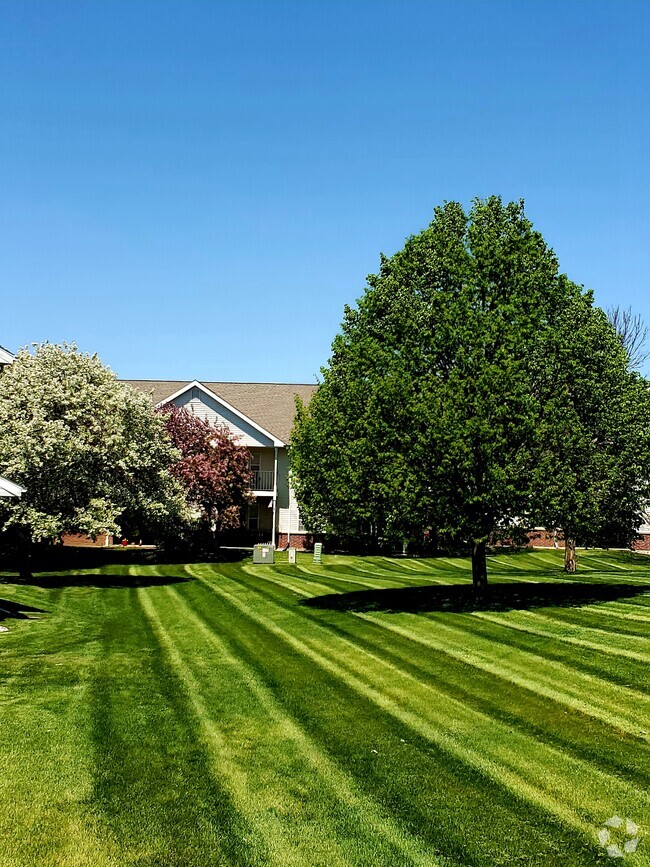 Exterior - Park Ridge Apartments