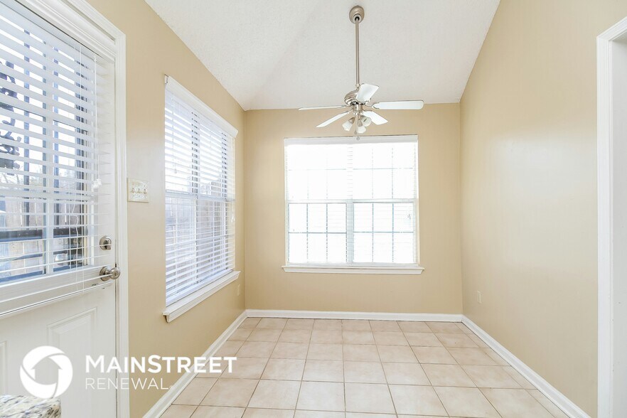 Building Photo - 4611 Chadwell Cove