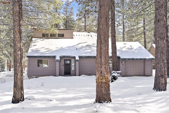 Building Photo - 5 Sandhill Ln