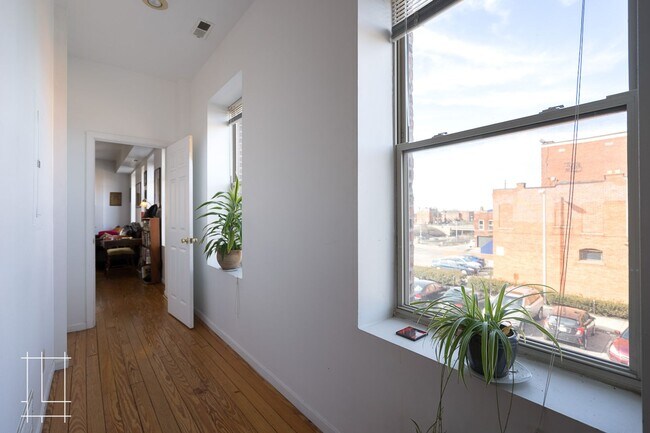 Building Photo - 79 Parsons Ave