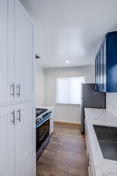 Building Photo - 436 Rosecrans Ave