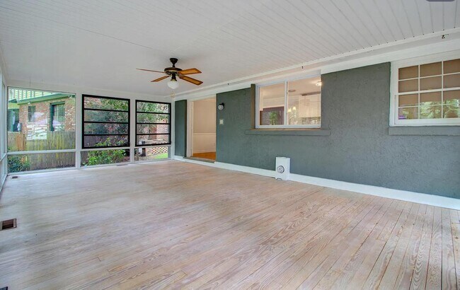 Building Photo - 403 Fairington Dr