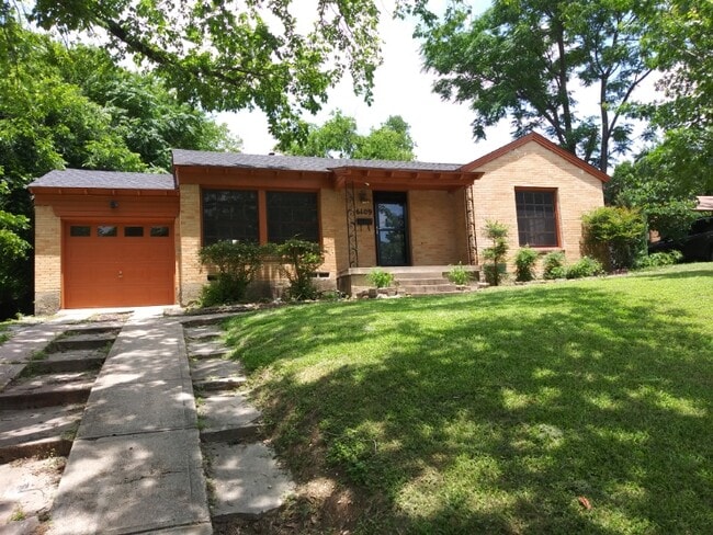 Primary Photo - 6109 Greenmere Pl