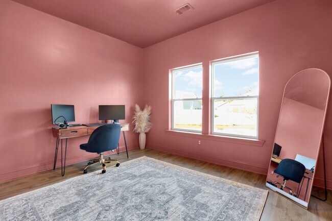 Building Photo - Spacious 5BR/3BA Home with Lagoon View on Quiet Cul-de-Sac!