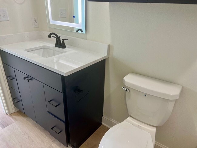 Building Photo - The Court At Overton