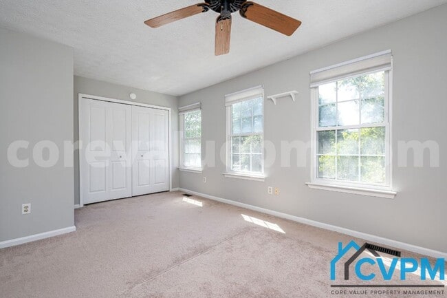 Building Photo - 9438 Fens Hollow