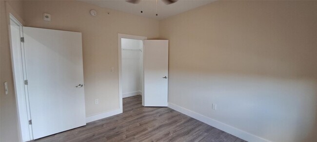 Building Photo - 3801 Davie Blvd